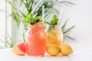 Drinking grapefruit juice can help to control the production of insulin and improve insulin resistance.